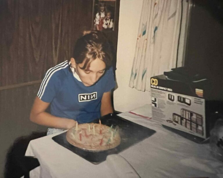 Photos of a '90s teen girl